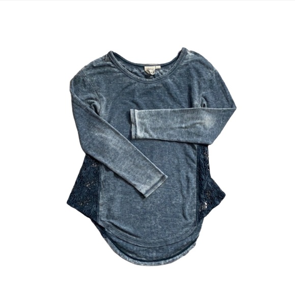 White Crow | (XS) Scoop Neck Tee Dusty Blue Lace - Picture 2 of 6